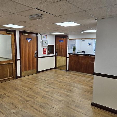 V Lodge Manchester Міддлтон Екстер'єр фото