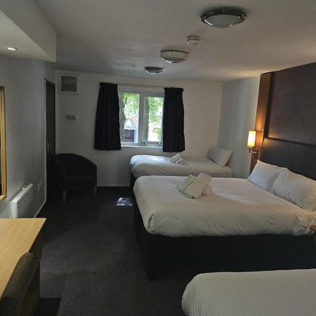 V Lodge Manchester Міддлтон Екстер'єр фото