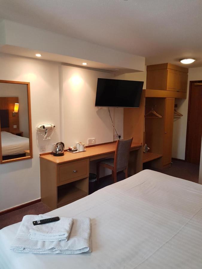 V Lodge Manchester Міддлтон Екстер'єр фото