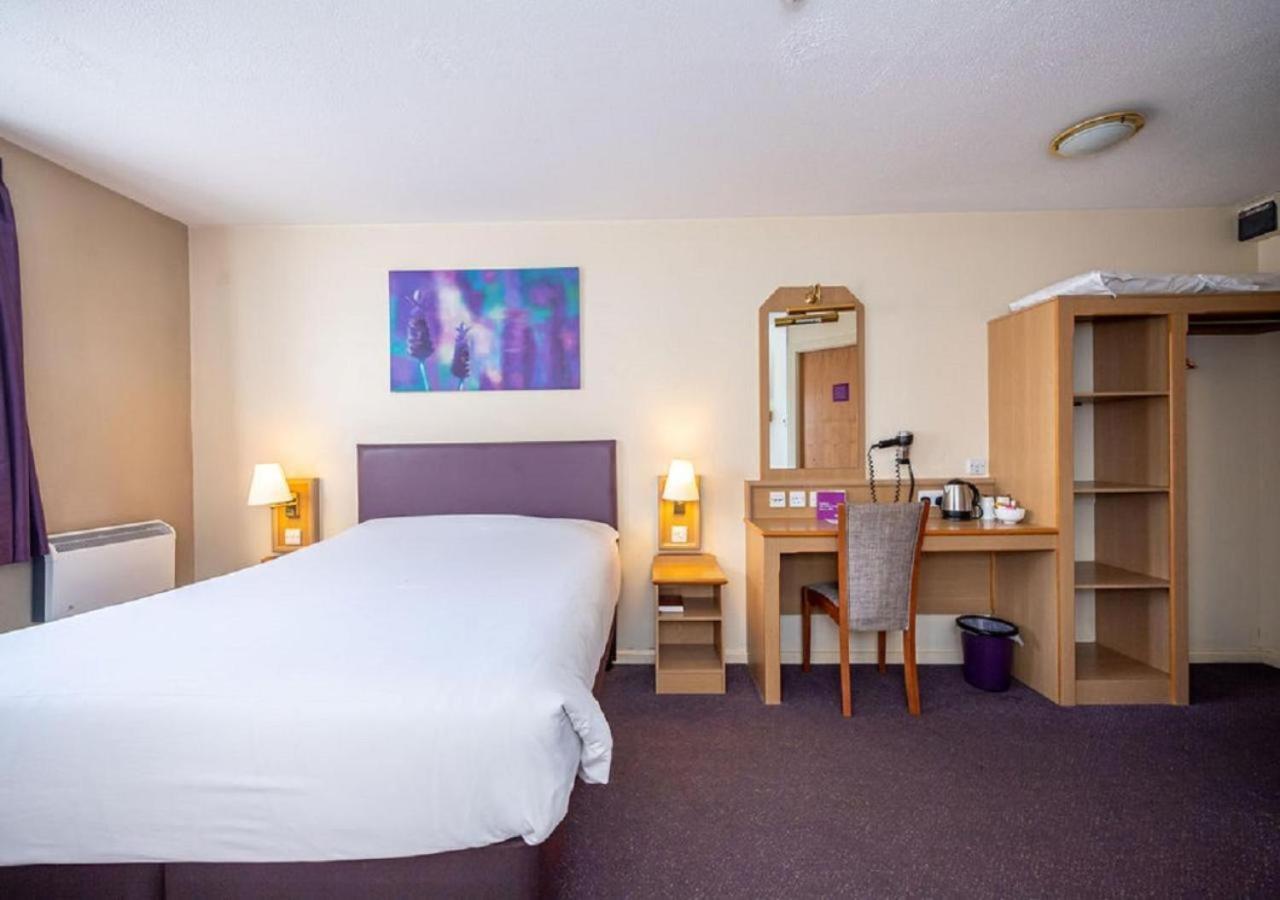 V Lodge Manchester Міддлтон Екстер'єр фото