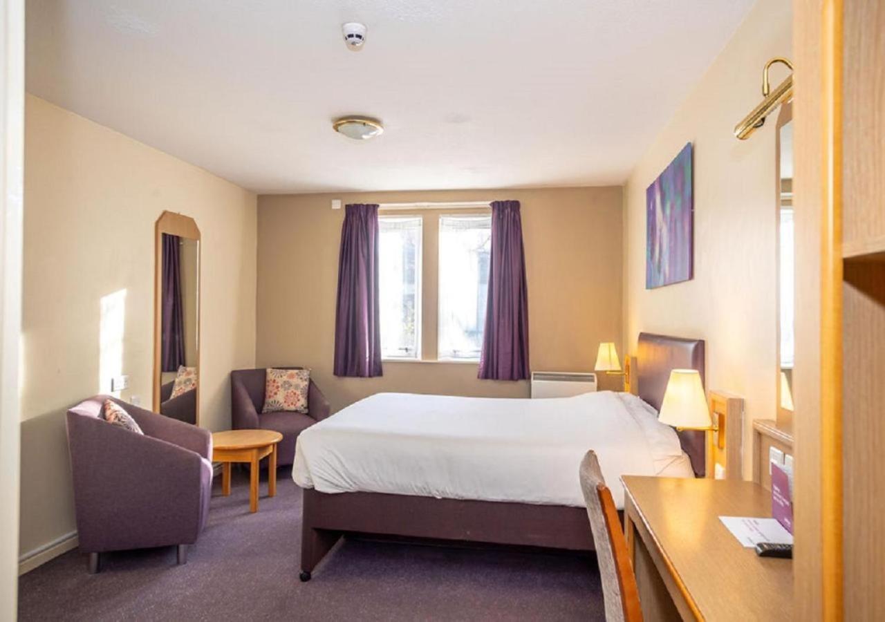 V Lodge Manchester Міддлтон Екстер'єр фото