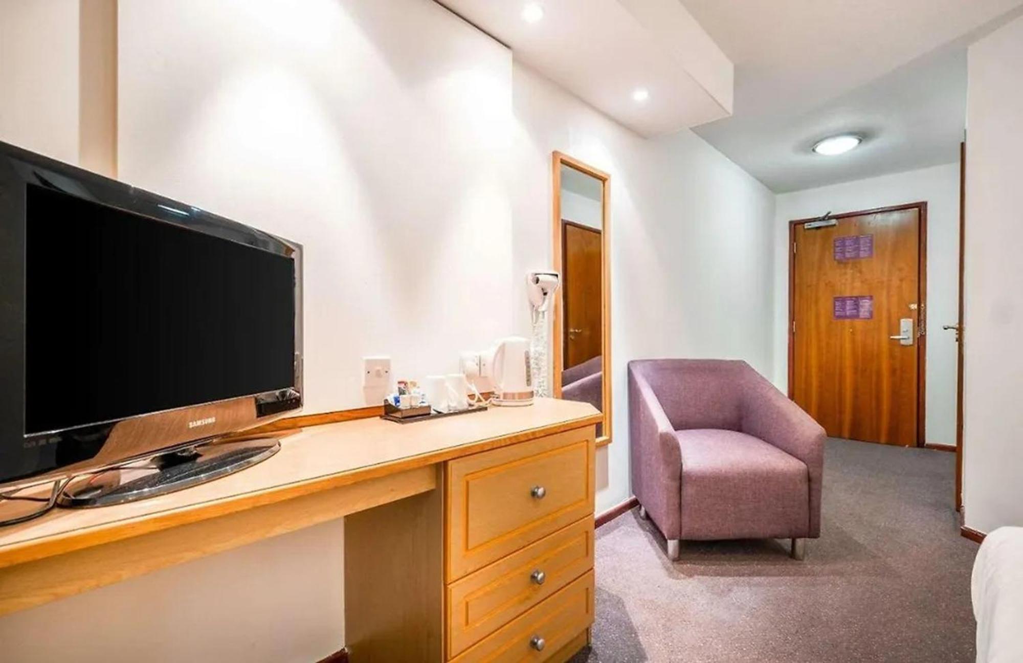 V Lodge Manchester Міддлтон Екстер'єр фото